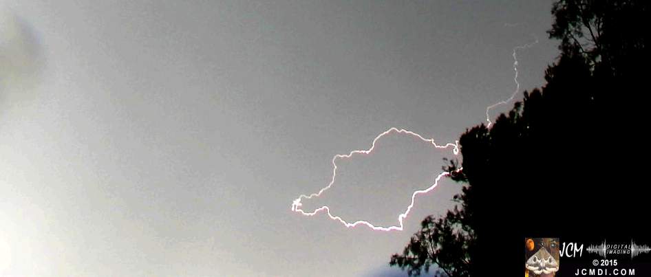 A lightning flash over Santa Clarita, Sep. 09, 2015 JCMDI.COM